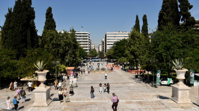 καιρός-αίθριος-με-άνοδο-της-θερμοκρασ-564208489
