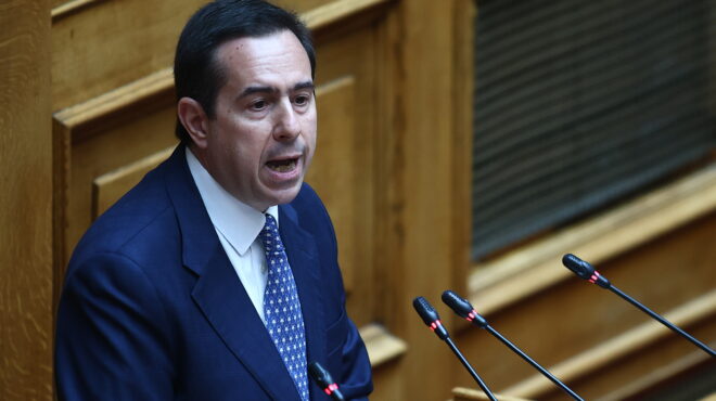ν-μηταράκης-μοίρασε-προεκλογικά-φυλλ-564224641