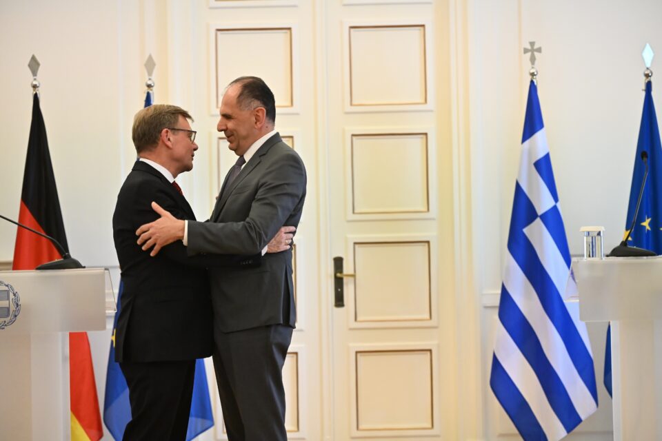 Γεραπετρίτης: Προτιθέμεθα να αναλάβουμε ενεργό ρόλο για ασφαλή διέλευση στο Ορμούζ-1