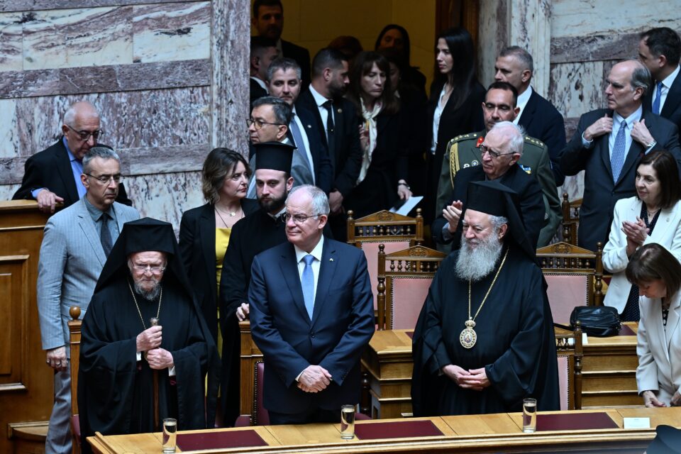 Βουλή: Ιστορική ομιλία του Οικουμενικού Πατριάρχη – «Η ειρήνη ήταν πάντοτε κατάκτηση»-1