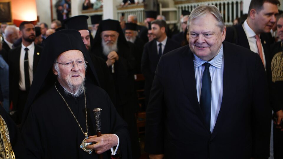 Βενιζέλος: Η φιλελεύθερη δημοκρατία να προστατέψει τον εαυτό της απέναντι στην ΑΙ-1