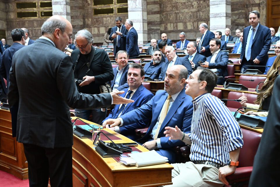 Συνεδρίαση Ν.Δ.: Αιχμές κατά Κοβέσι, ασυμβίβαστο και εσωτερικά πυρά-2