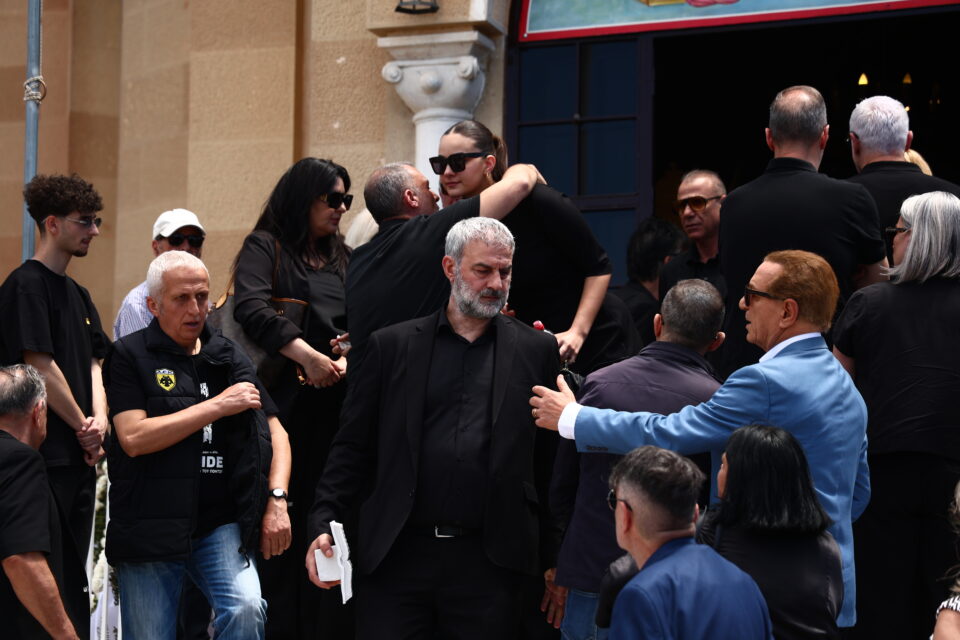 Γωγώ Μαστροκώστα: Σε κλίμα οδύνης το τελευταίο αντίο-1