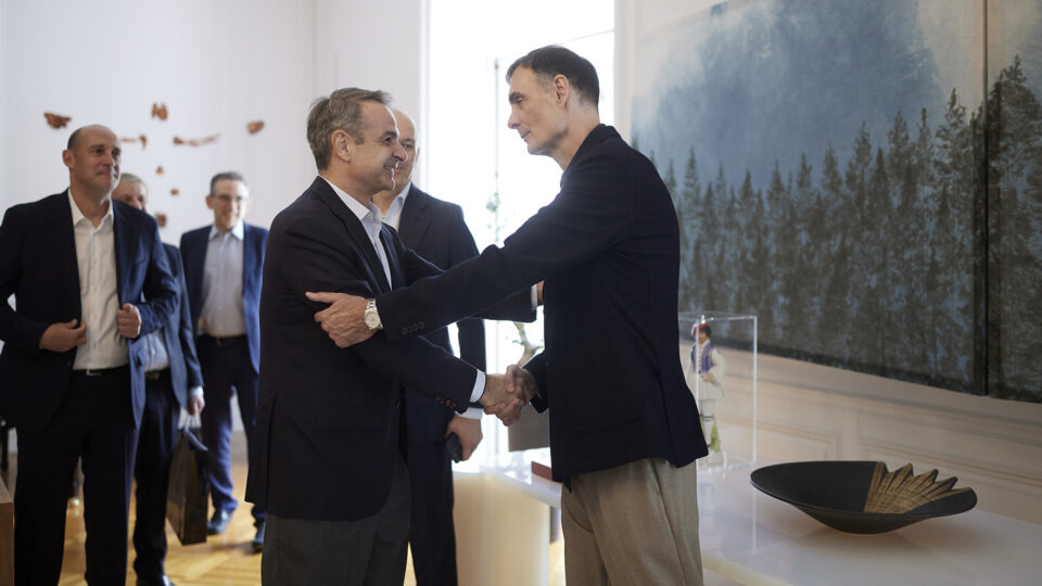 Στο Μαξίμου οι «ερυθρόλευκοι» πρωταθλητές Ευρώπης – Συνάντηση με τον Μητσοτάκη [φωτογραφίες]-4