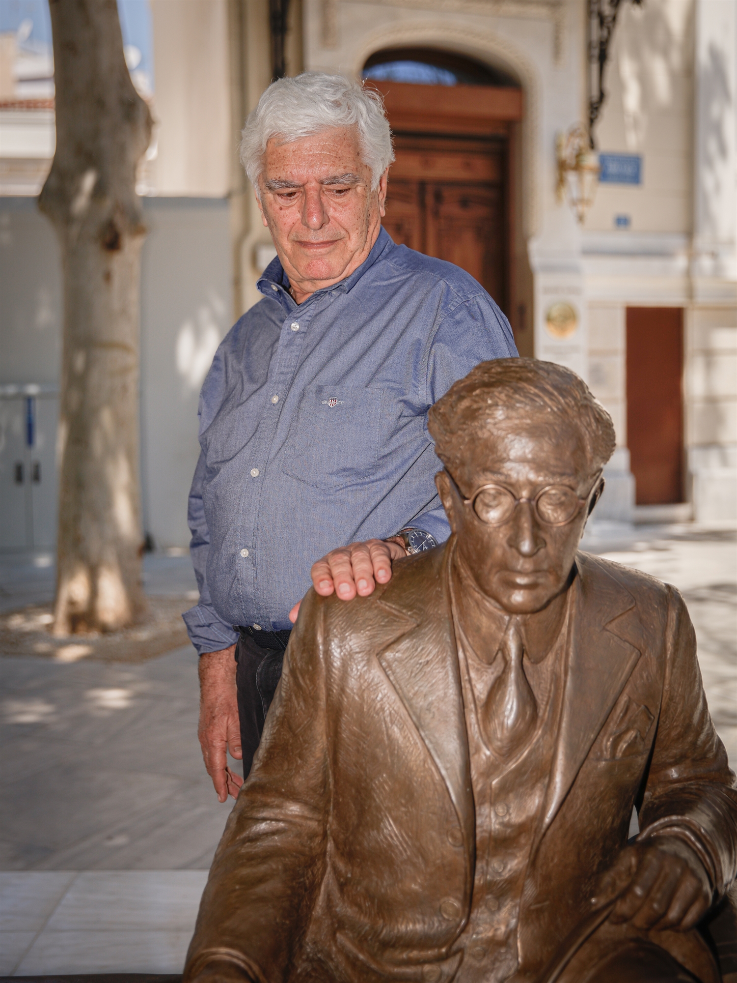 «Εδώ ας σταθώ…» Στο παγκάκι με τον Καβάφη-5