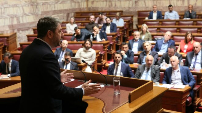 αναζητεί-γραμμή-το-πασοκ-ενόψει-νέο-564225328