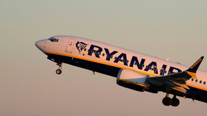 η-ryanair-μειώνει-κατά-60-το-πτητικό-της-πρόγρα-564215929