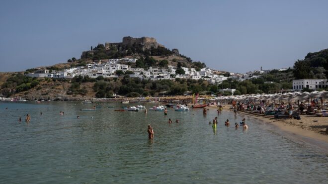 ιελκα-ενας-στους-δυο-ελληνες-δεν-θα-κάν-564248326