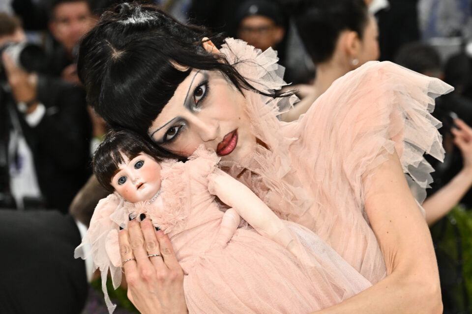 Met Gala 2026: Πότε γέρασε ο Bad Bunny;-9