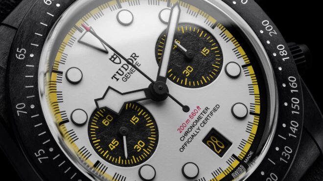 tudor-black-bay-chrono-carbon-26-στα-χρώματα-του-μονοθεσίου-τ-564208813