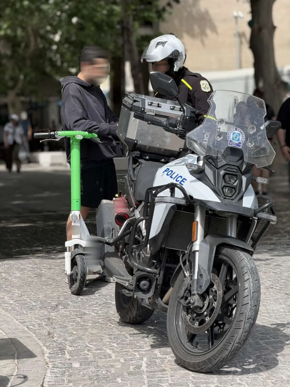 Ελεγχοι της Τροχαίας: Πάνω από 1 στους 2 οδηγούς πατινιών χωρίς κράνος-1