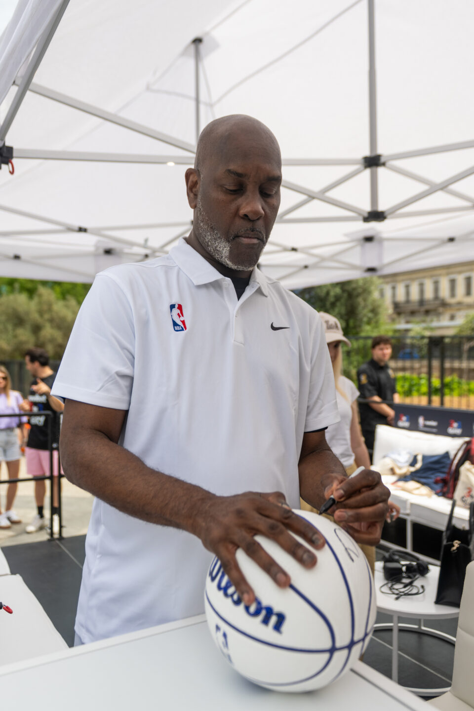 Η καρδιά του NBA χτύπησε για δεύτερη συνεχόμενη χρονιά στο κέντρο της Αθήνας με το “3on3 Road to Glory” της Novibet-1
