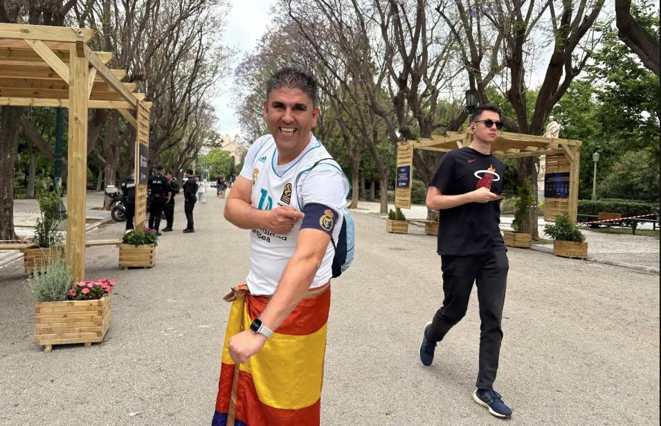 Final Four: Οι φίλαθλοι από Ισπανία και Τουρκία μιλούν στην «Κ» – «Το κλίμα είναι καταπληκτικό»-7