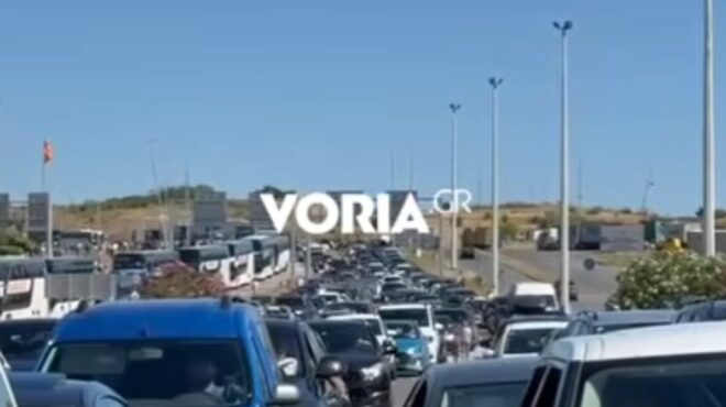 ουρές-χιλιομέτρων-στο-τελωνείο-ευζών-564258154