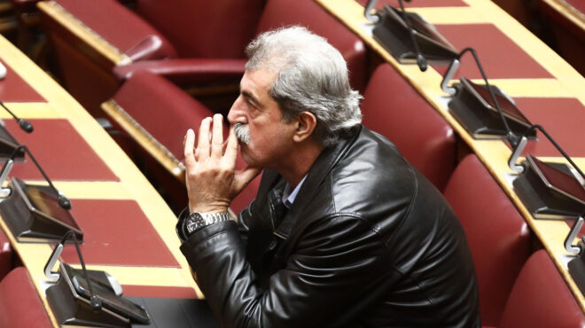 βολές-πολάκη-κατά-φάμελλου-με-φόντο-τη-564252628