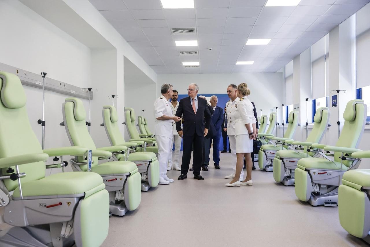 Εγκαινιάστηκε η ανακαινισμένη πτέρυγα βραχείας νοσηλείας στο Ναυτικό Νοσοκομείο-2
