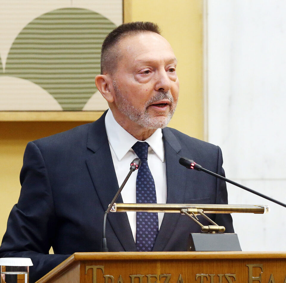 Φόβοι για δημοσιονομική αστάθεια-2