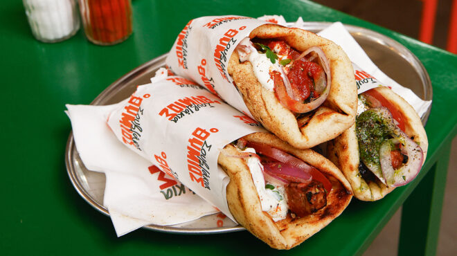 4-λαχταριστά-street-food-μαγαζιά-μακριά-από-το-αθ-564227110