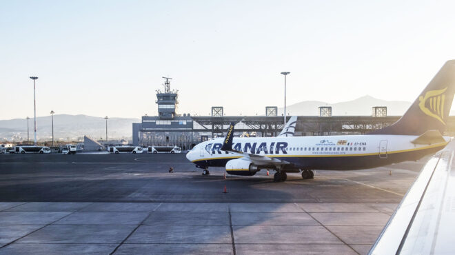 σκληρό-πόκερ-από-ryanair-στο-αεροδρόμιο-θεσσ-564213196