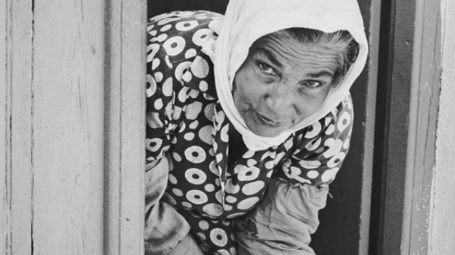 δεν-μπορώ-να-κοιτάζω-τη-θάλασσα-γιατί-564215869