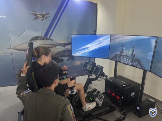 Χανιά: Παιδιά και νέοι «πέταξαν» με F-35-2