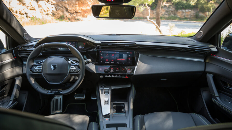 Δοκιμή: Ανανεωμένο Peugeot 308 Hybrid με 145 ίππους-4
