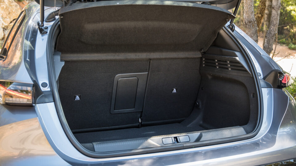 Δοκιμή: Ανανεωμένο Peugeot 308 Hybrid με 145 ίππους-6