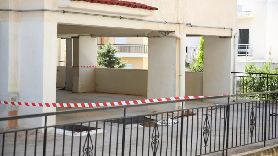 Τραγωδία στην Ηλιούπολη: Το σημείωμα, η κλειδωμένη πόρτα και οι μαρτυρίες-1