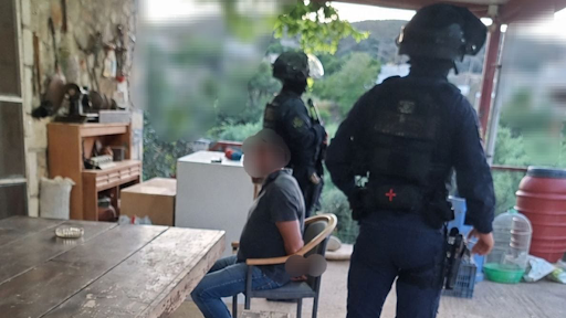 πώς-οι-αρχές-αιφνιδίασαν-το-κύκλωμα-στ-564240385
