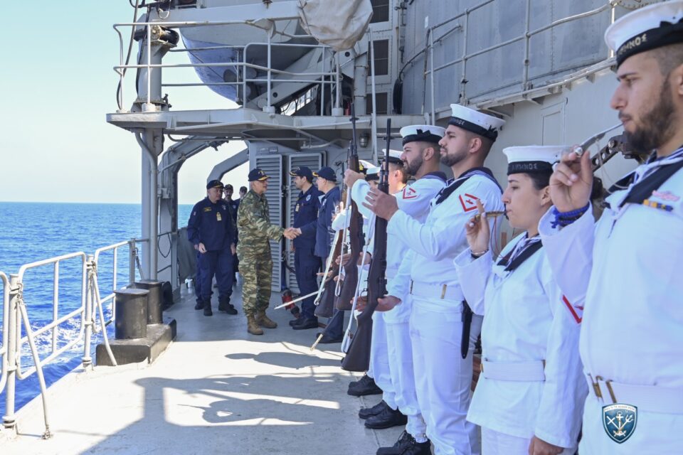 Ομοβροντία πυρών από το Πολεμικό Ναυτικό – «Ολική επαναφορά» στον στόλο-11