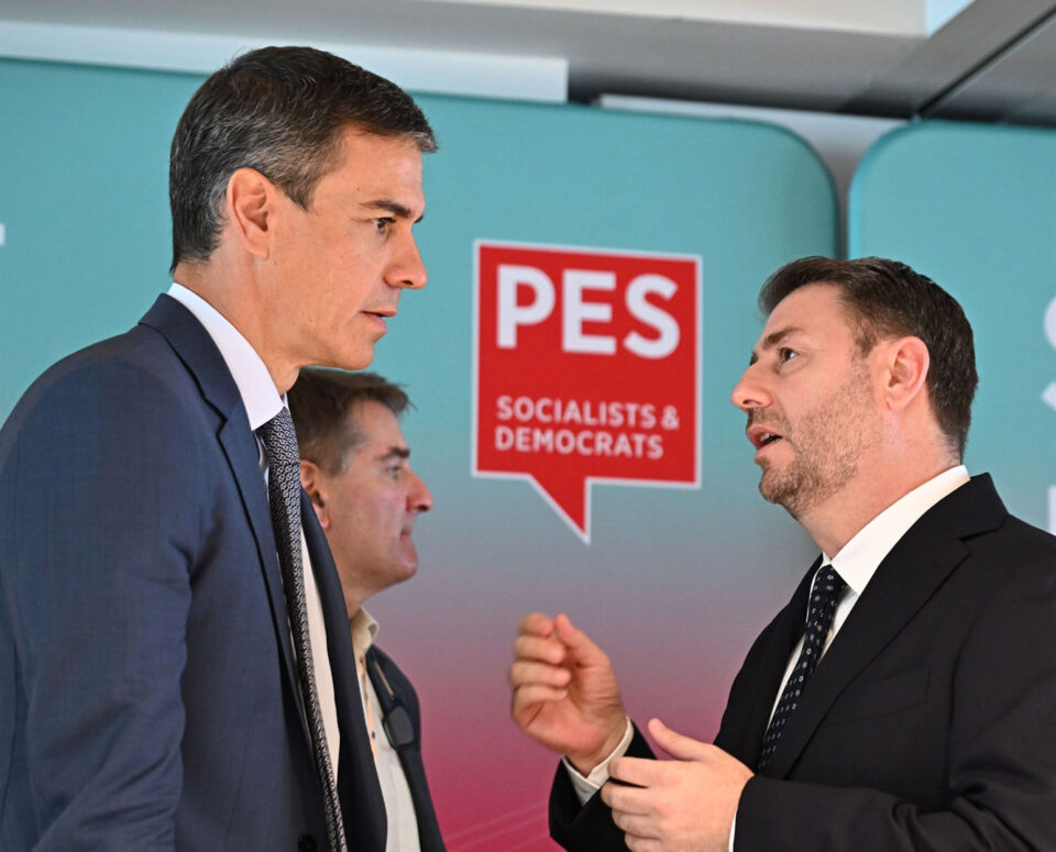ΠΑΣΟΚ: Ενόχληση για την ένταση σε δημόσια θέα-1