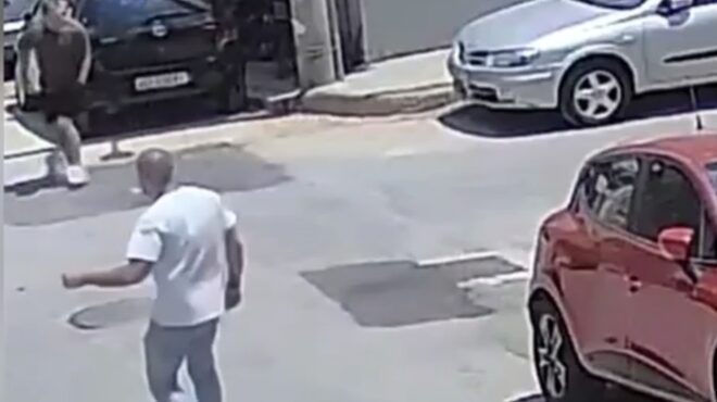 πειραιάς-η-στιγμή-που-τα-δύο-αδέρφια-πρ-564292972