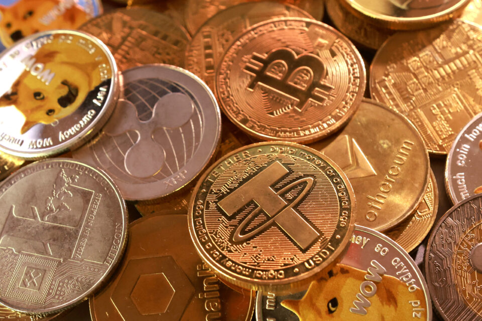 Η crypto ζαριά των Τραμπ: Πώς έβγαλαν 2,3 δισ. δολάρια σε 20 μήνες-1