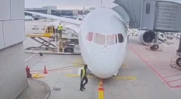 boeing-της-lufthansa-κατέρρευσε-στη-φυσούνα-πολ-564265348