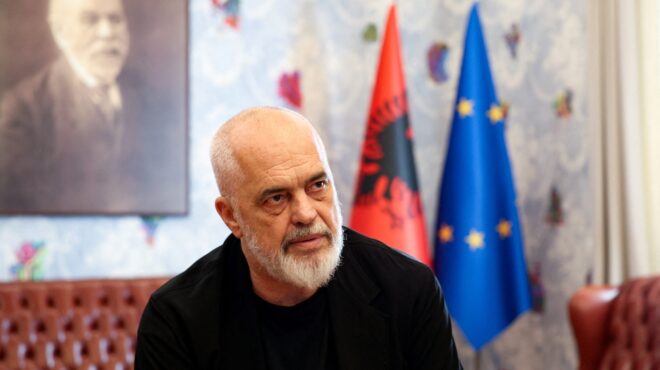 ράμα-η-αλβανία-έχει-μετατραπεί-σε-πλα-564289429