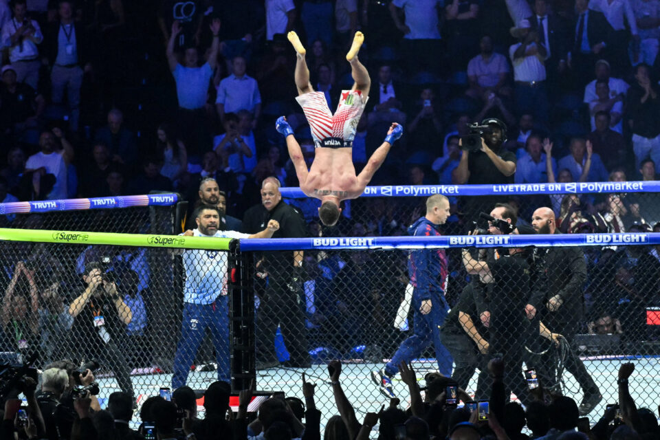 Αίμα, πατριωτισμός και… σπόνσορες: To UFC στον Λευκό Οίκο-3