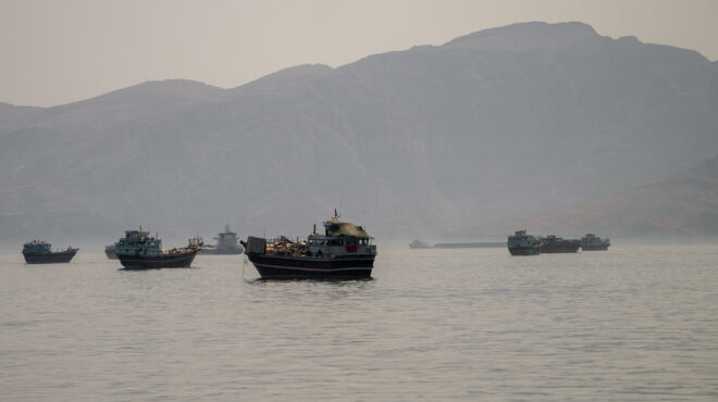 ιράν-για-ορμούζ-τα-πλοία-να-καταθέτουν-564295147