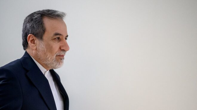 τηλεφωνική-επικοινωνία-αραγκτσί-χα-564303898