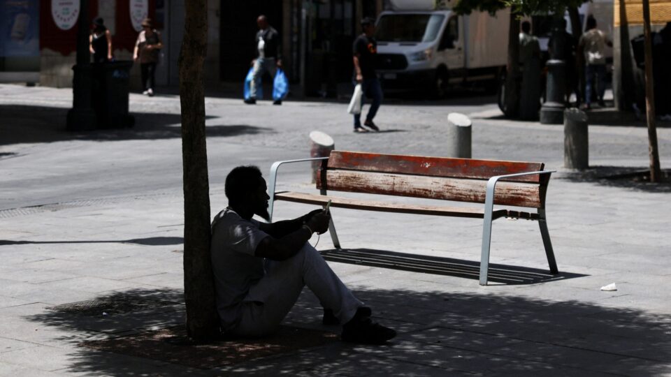 Χιλιάδες πολίτες χωρίς ρεύμα στη Γαλλία – Στο έλεος της ζέστης η Ευρώπη-2