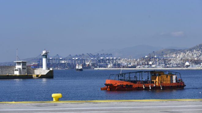 μυστήριο-με-θαλάσσια-ρύπανση-από-πετρ-564307198