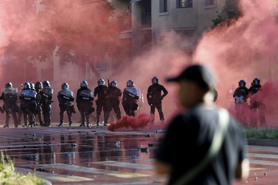 Γενεύη: Επεισόδια σε πορεία κατά της G7 – Επιθέσεις σε γραφεία του ΟΗΕ-1