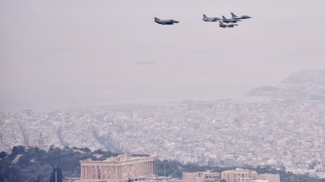 γιατί-θα-πετάξουν-μαχητικά-πάνω-από-τη-564308743