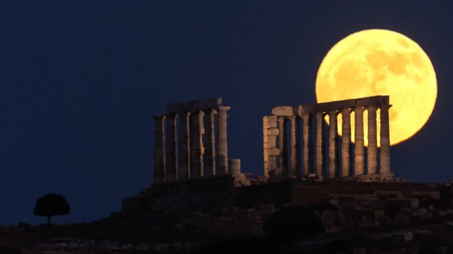 πανσέληνος-της-φράουλας-απόψε-το-εντυ-564313675