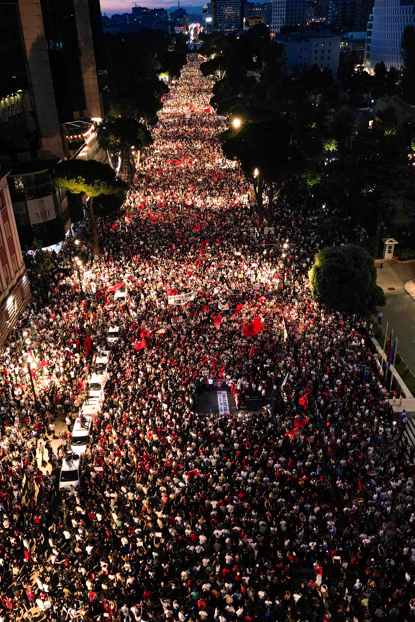 Φλαμίνγκο εναντίον Ράμα-1