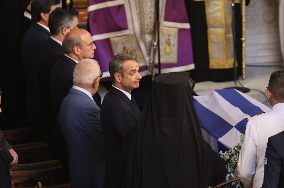 Κόρινθος: Το τελευταίο «αντίο» στον Νίκο Ταγαρά, παρουσία του Κυρ. Μητσοτάκη-2
