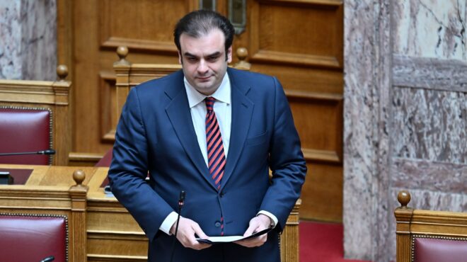 πιερρακάκης-στα-1-600-ευρώ-αυξάνεται-το-ακ-564267088