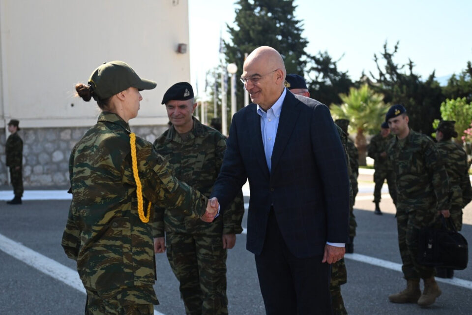 Στη Λαμία ο Δένδιας: Συνάντησε τις γυναίκες εθελόντριες του Ελληνικού Στρατού-2