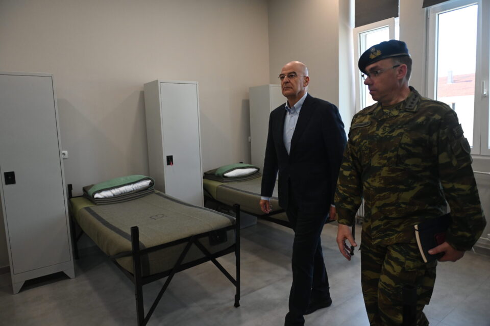 Στη Λαμία ο Δένδιας: Συνάντησε τις γυναίκες εθελόντριες του Ελληνικού Στρατού-1