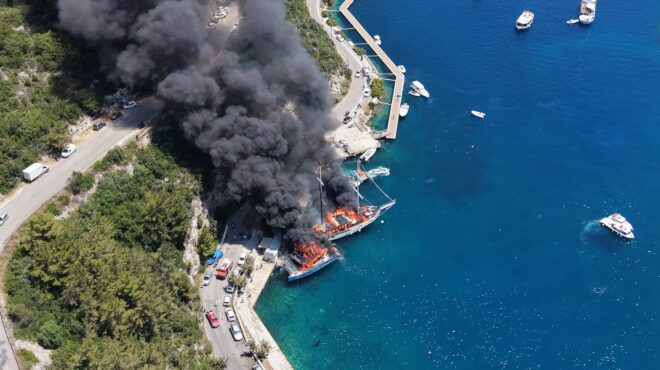 παξοί-μία-σύλληψη-μετά-τη-φωτιά-και-τη-564280279