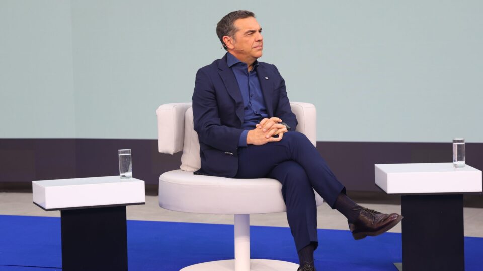 Τσίπρας: Δωρεάν ΜΜΜ και κατάργηση πανελλαδικών στις πέντε δεσμεύσεις του-1